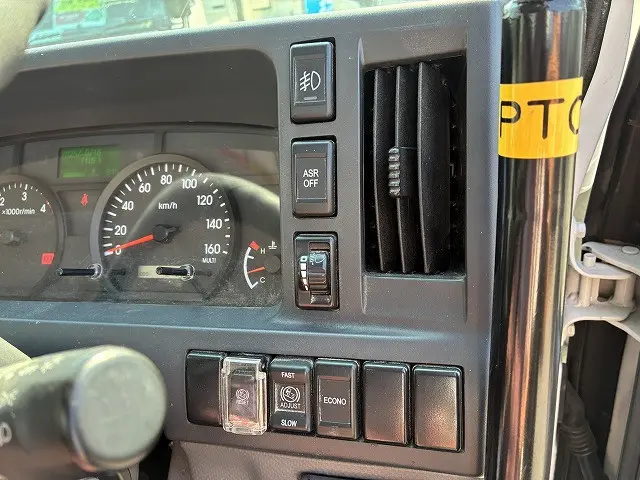 いすゞ エルフ 2RG-NKR88AD(2WD)の写真37