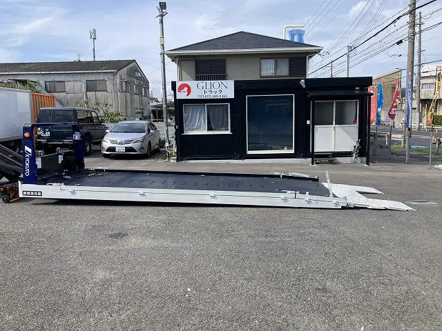 いすゞ エルフ 2RG-NPR88AN(2WD)の写真9
