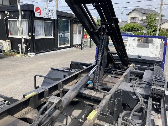 いすゞ エルフ 2RG-NPR88AN(2WD)の写真15