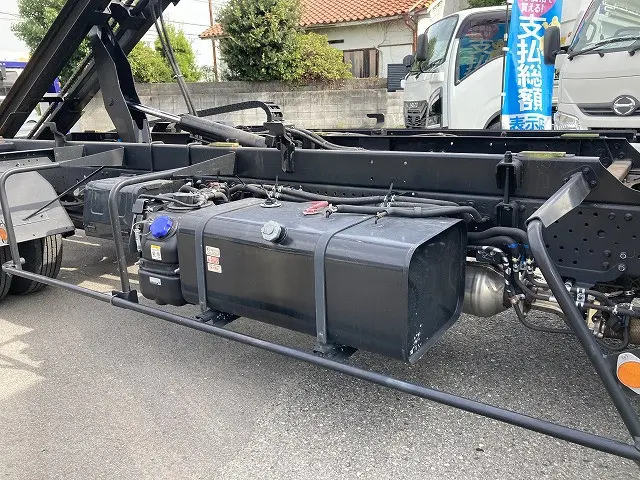 いすゞ エルフ 2RG-NPR88AN(2WD)の写真16