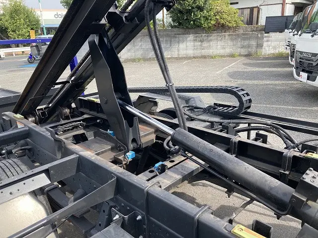 いすゞ エルフ 2RG-NPR88AN(2WD)の写真17