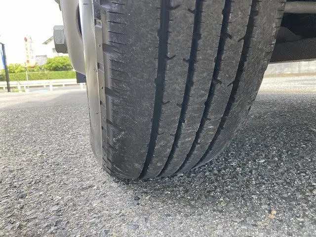 いすゞ エルフ 2RG-NPR88AN(2WD)の写真21