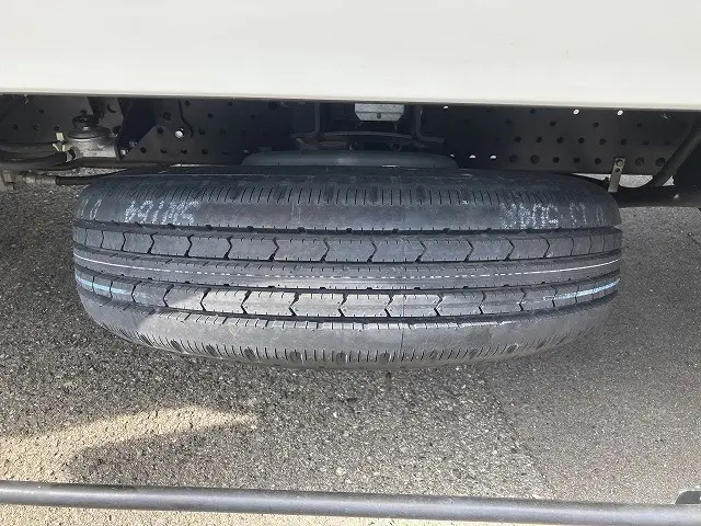 いすゞ エルフ 2RG-NPR88AN(2WD)の写真25