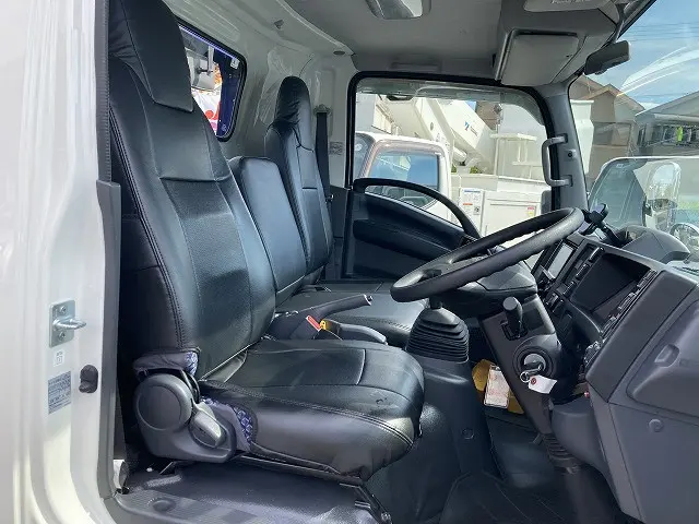 いすゞ エルフ 2RG-NPR88AN(2WD)の写真26