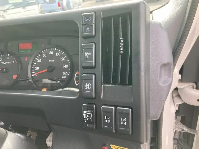 いすゞ エルフ 2RG-NPR88AN(2WD)の写真31