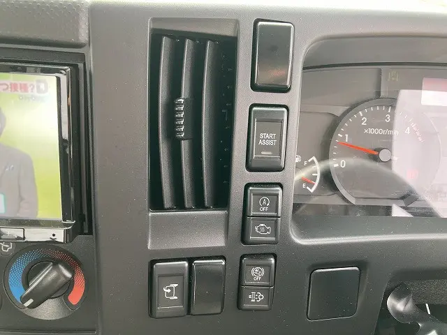いすゞ エルフ 2RG-NPR88AN(2WD)の写真32