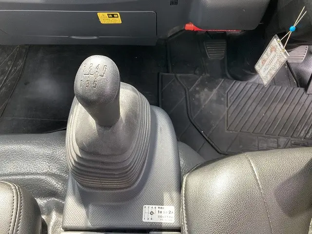 いすゞ エルフ 2RG-NPR88AN(2WD)の写真38