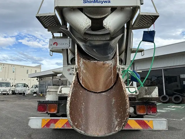 いすゞ フォワード LKG-FTR90S2(2WD)の写真9