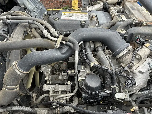 いすゞ フォワード LKG-FTR90S2(2WD)の写真17