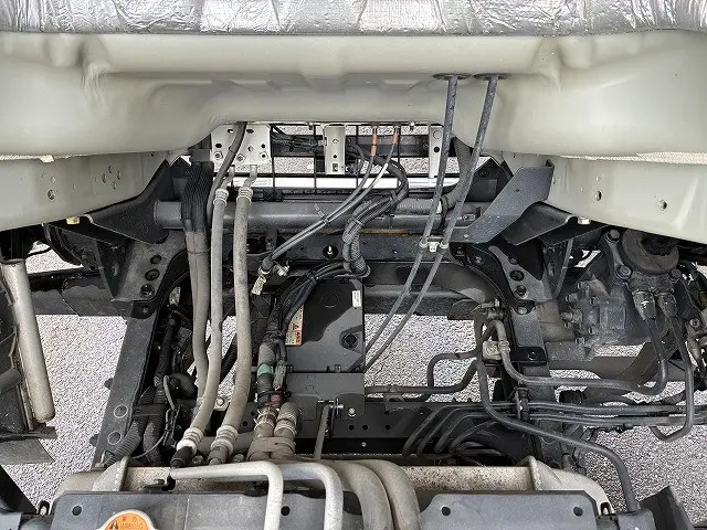 いすゞ フォワード LKG-FTR90S2(2WD)の写真18