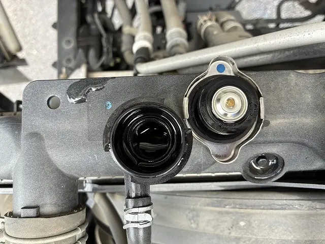 いすゞ フォワード LKG-FTR90S2(2WD)の写真20