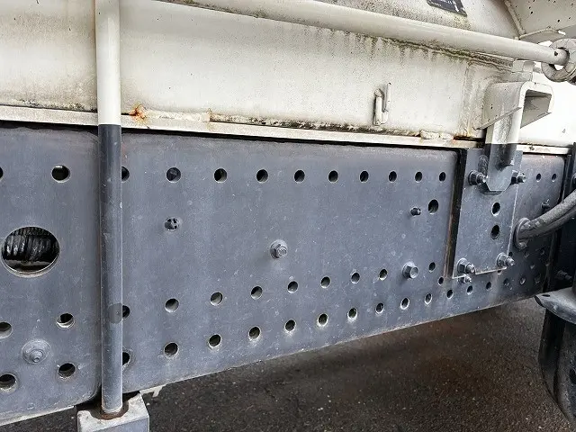 いすゞ フォワード LKG-FTR90S2(2WD)の写真28