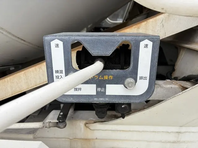 いすゞ フォワード LKG-FTR90S2(2WD)の写真32