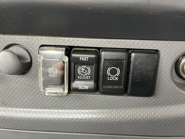 いすゞ フォワード LKG-FTR90S2(2WD)の写真38