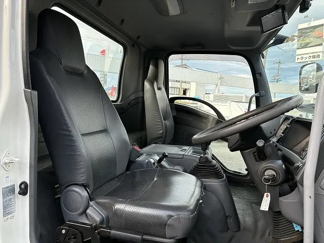 いすゞ フォワード LKG-FTR90S2(2WD)の写真44