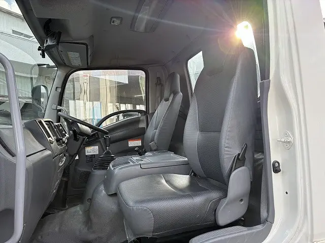 いすゞ フォワード LKG-FTR90S2(2WD)の写真46