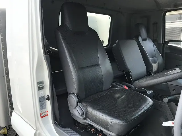 いすゞ フォワード 2PG-FRR90S2(2WD)の写真34