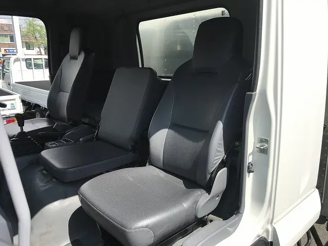 いすゞ フォワード 2PG-FRR90S2(2WD)の写真35