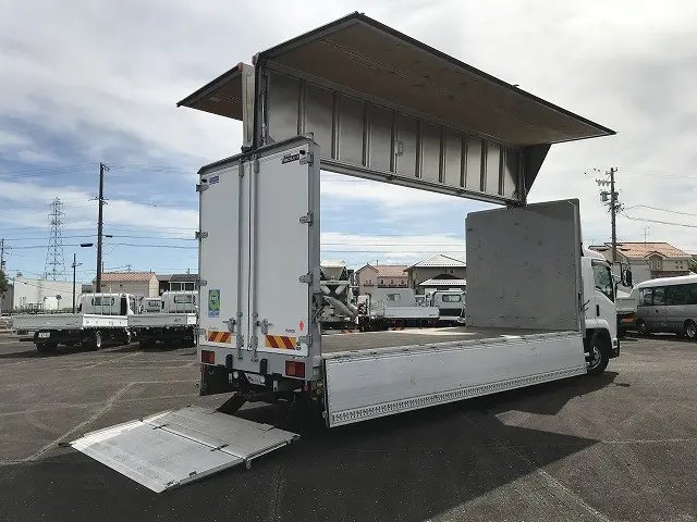 いすゞ フォワード 2RG-FRR90S2(2WD)の写真15