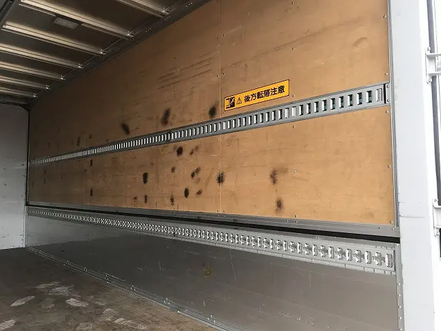 いすゞ フォワード 2RG-FRR90S2(2WD)の写真16