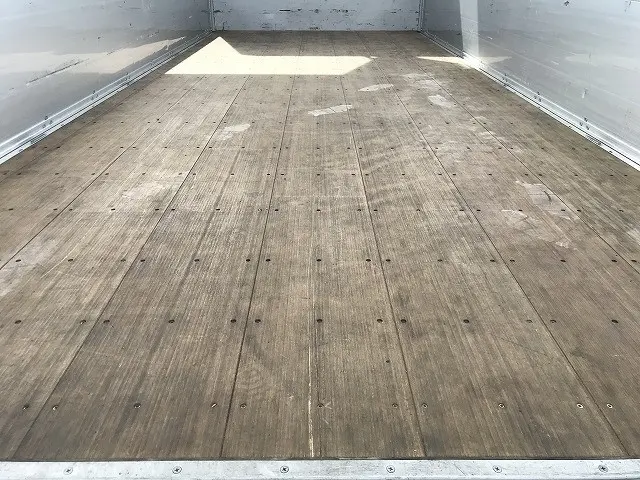 いすゞ フォワード 2RG-FRR90S2(2WD)の写真17