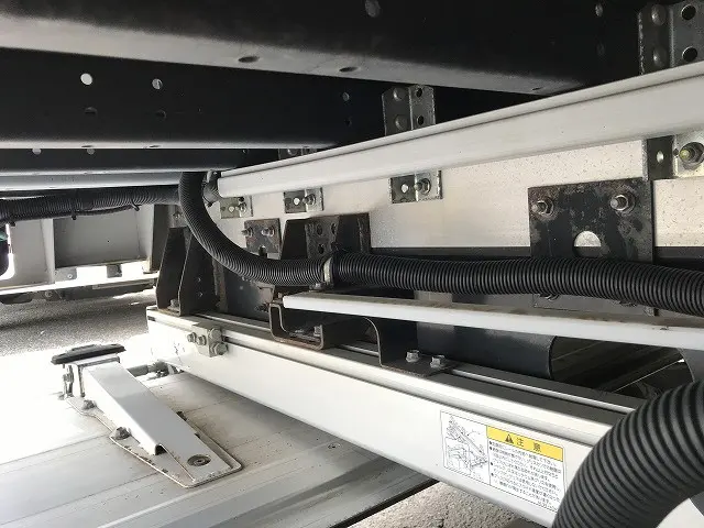 いすゞ フォワード 2RG-FRR90S2(2WD)の写真29