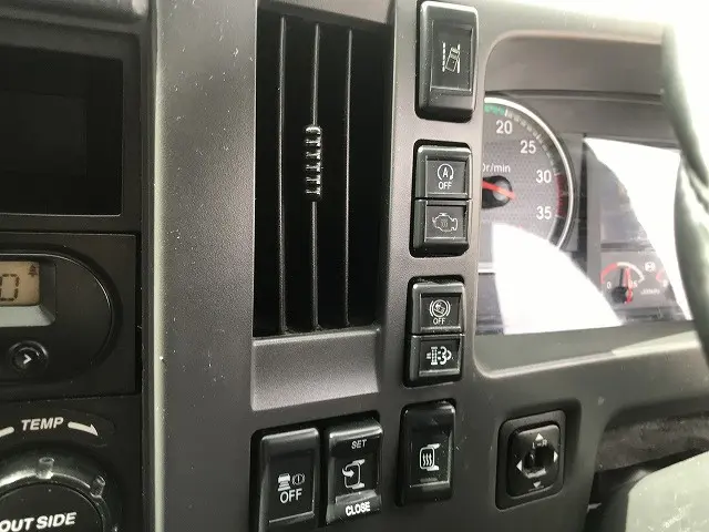 いすゞ フォワード 2RG-FRR90S2(2WD)の写真39