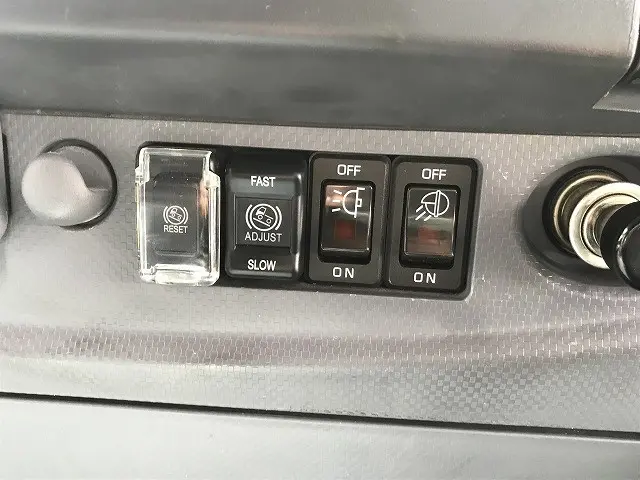 いすゞ フォワード 2RG-FRR90S2(2WD)の写真40