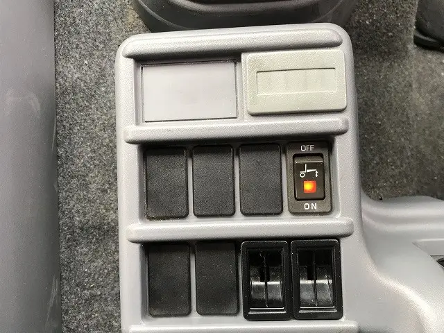 いすゞ フォワード 2RG-FRR90S2(2WD)の写真41