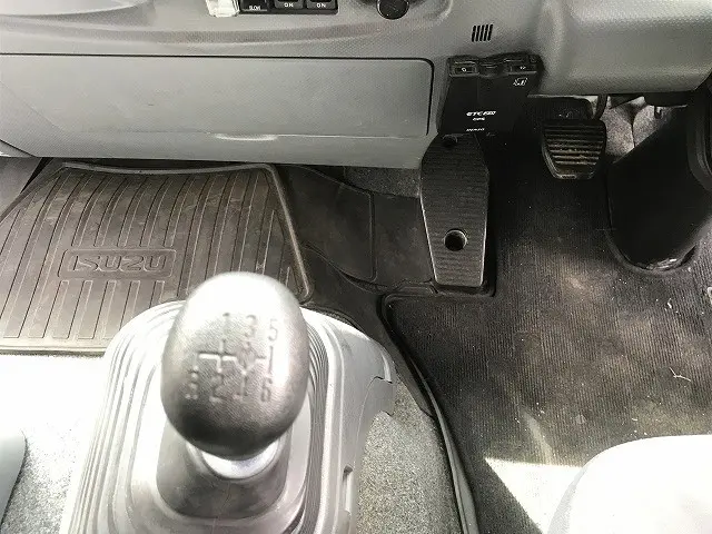 いすゞ フォワード 2RG-FRR90S2(2WD)の写真43