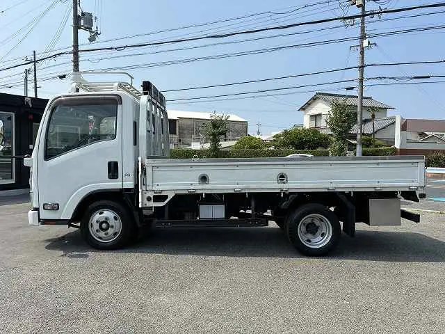 いすゞ エルフ TRG-NMR85R(2WD)の写真4