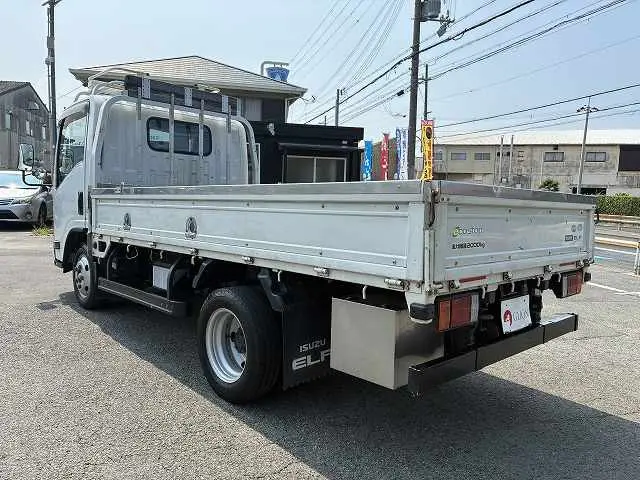 いすゞ エルフ TRG-NMR85R(2WD)の写真8