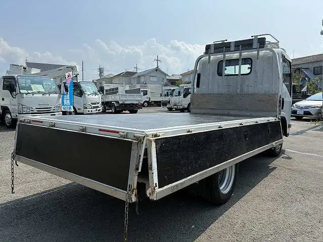 いすゞ エルフ TRG-NMR85R(2WD)の写真13