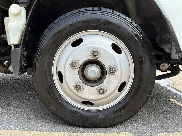 いすゞ エルフ TRG-NMR85R(2WD)の写真26