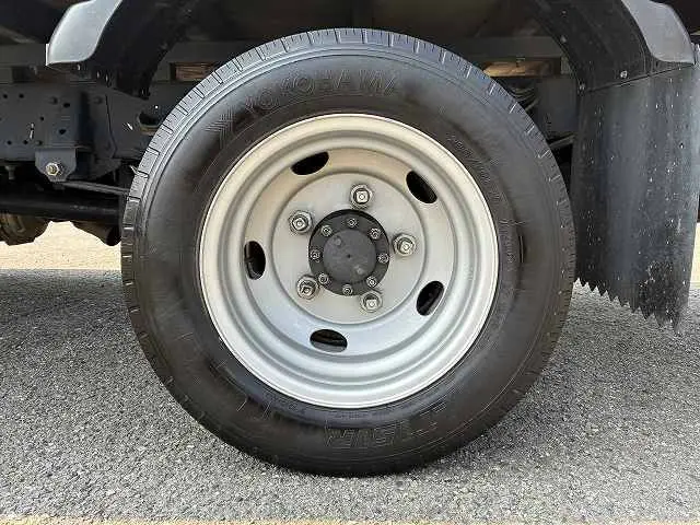 いすゞ エルフ TRG-NMR85R(2WD)の写真28