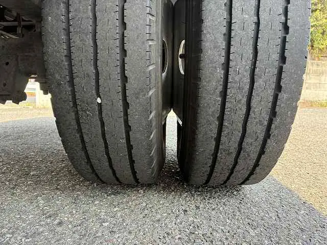 いすゞ エルフ TRG-NMR85R(2WD)の写真32