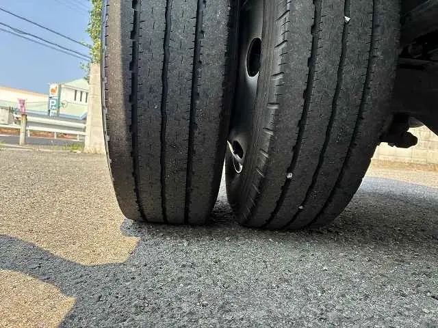 いすゞ エルフ TRG-NMR85R(2WD)の写真33