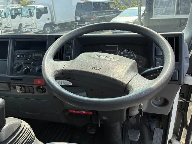 いすゞ エルフ TRG-NMR85R(2WD)の写真36
