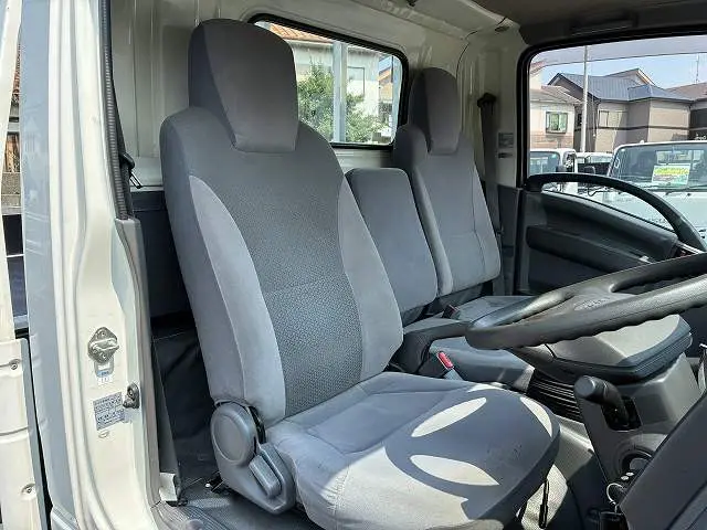 いすゞ エルフ TRG-NMR85R(2WD)の写真37