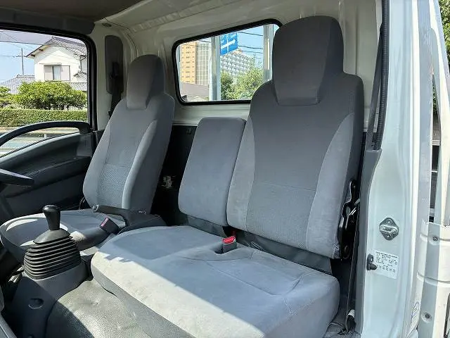 いすゞ エルフ TRG-NMR85R(2WD)の写真38