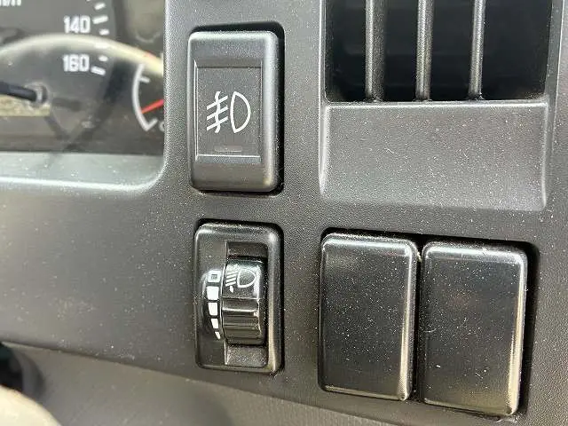 いすゞ エルフ TRG-NMR85R(2WD)の写真41