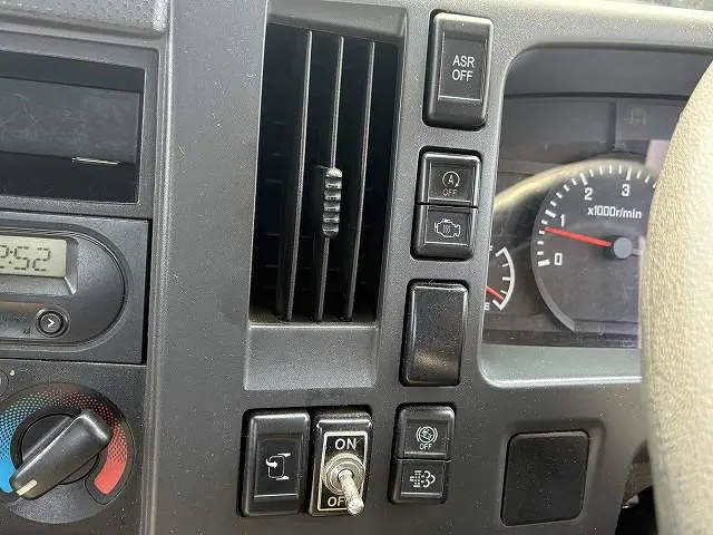 いすゞ エルフ TRG-NMR85R(2WD)の写真42