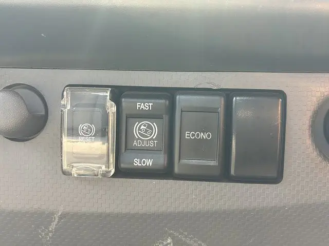 いすゞ エルフ TRG-NMR85R(2WD)の写真44