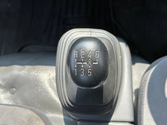 いすゞ エルフ TRG-NMR85R(2WD)の写真45