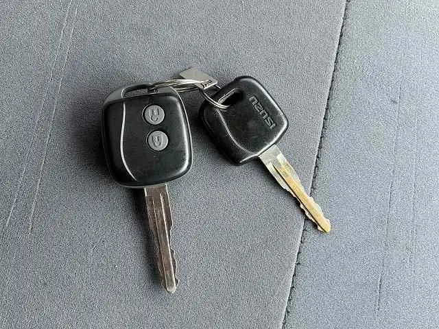 いすゞ エルフ TRG-NMR85R(2WD)の写真46