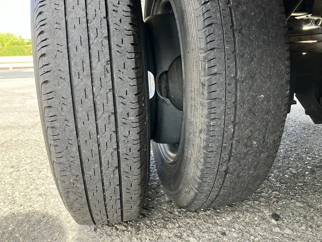 いすゞ エルフ KR-NHR69(2WD)の写真28