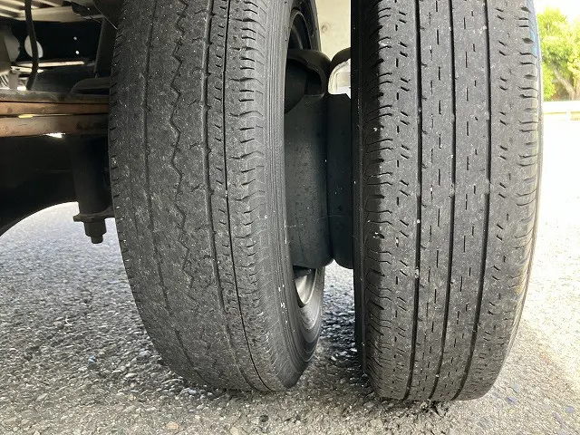 いすゞ エルフ KR-NHR69(2WD)の写真30