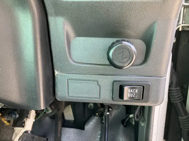 いすゞ エルフ KR-NHR69(2WD)の写真37