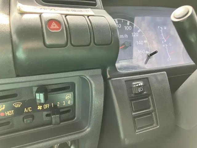 いすゞ エルフ KR-NHR69(2WD)の写真39