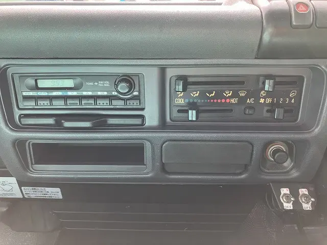 いすゞ エルフ KR-NHR69(2WD)の写真40